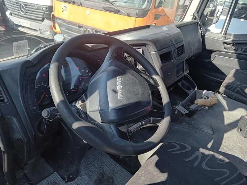 Iveco 330.36 - Hákový nosič kontajnerov: obrázok 5 Iveco 330.36 - Hákový nosič kontajnerov: obrázok 5