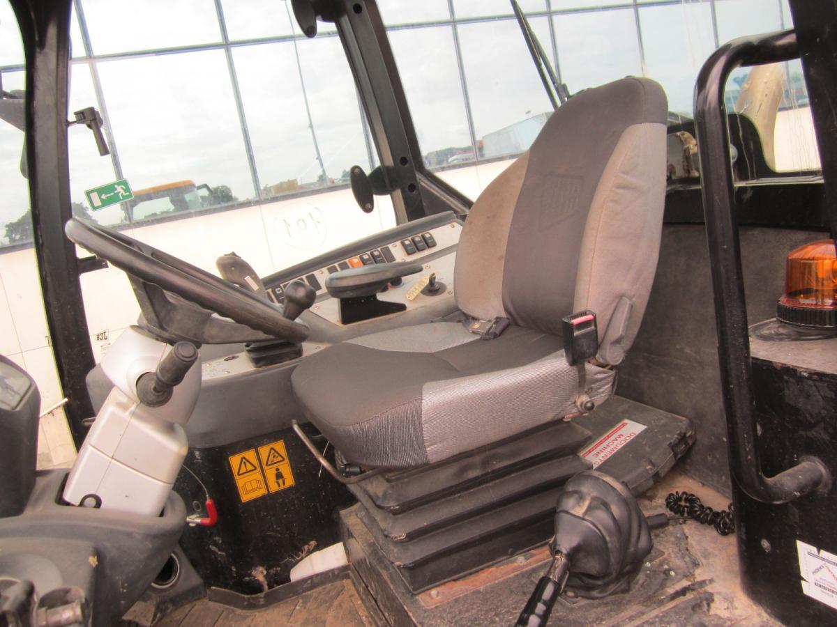 Kolesový nakladač Jcb 406: obrázok 12