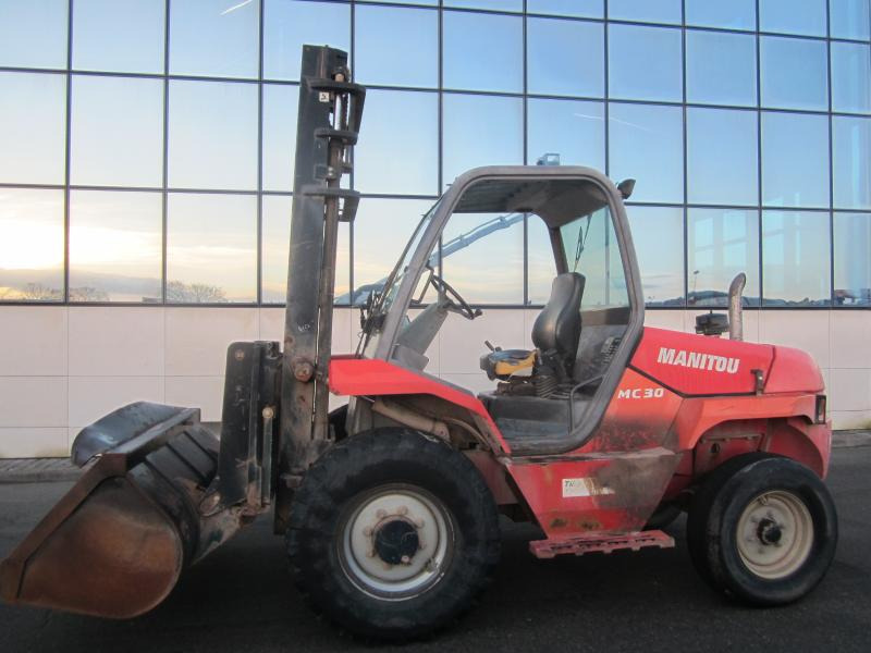 Manitou MC30 - Dieselový vysokozdvižný vozík: obrázok 2 Manitou MC30 - Dieselový vysokozdvižný vozík: obrázok 2