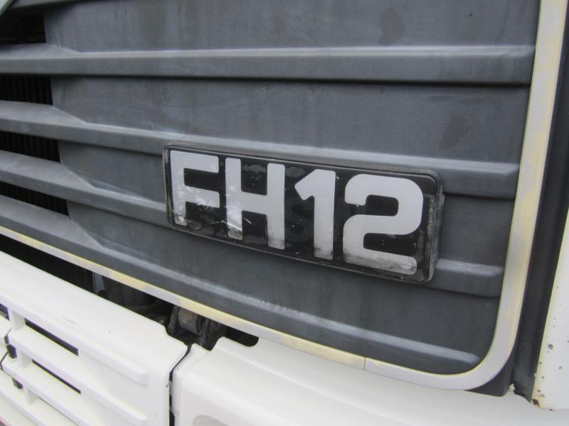 Volvo FH12 - Hákový nosič kontajnerov: obrázok 2 Volvo FH12 - Hákový nosič kontajnerov: obrázok 2