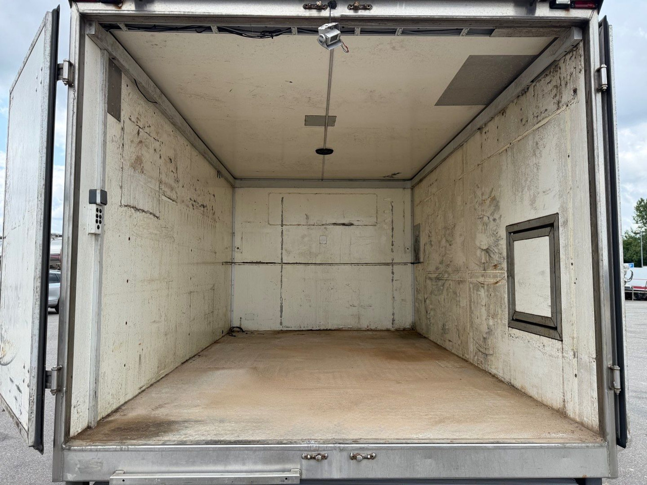 Blomenröhr 2 axle 7500 kg. Closed box / Koffer - Príves skriňové: obrázok 5 Blomenröhr 2 axle 7500 kg. Closed box / Koffer - Príves skriňové: obrázok 5