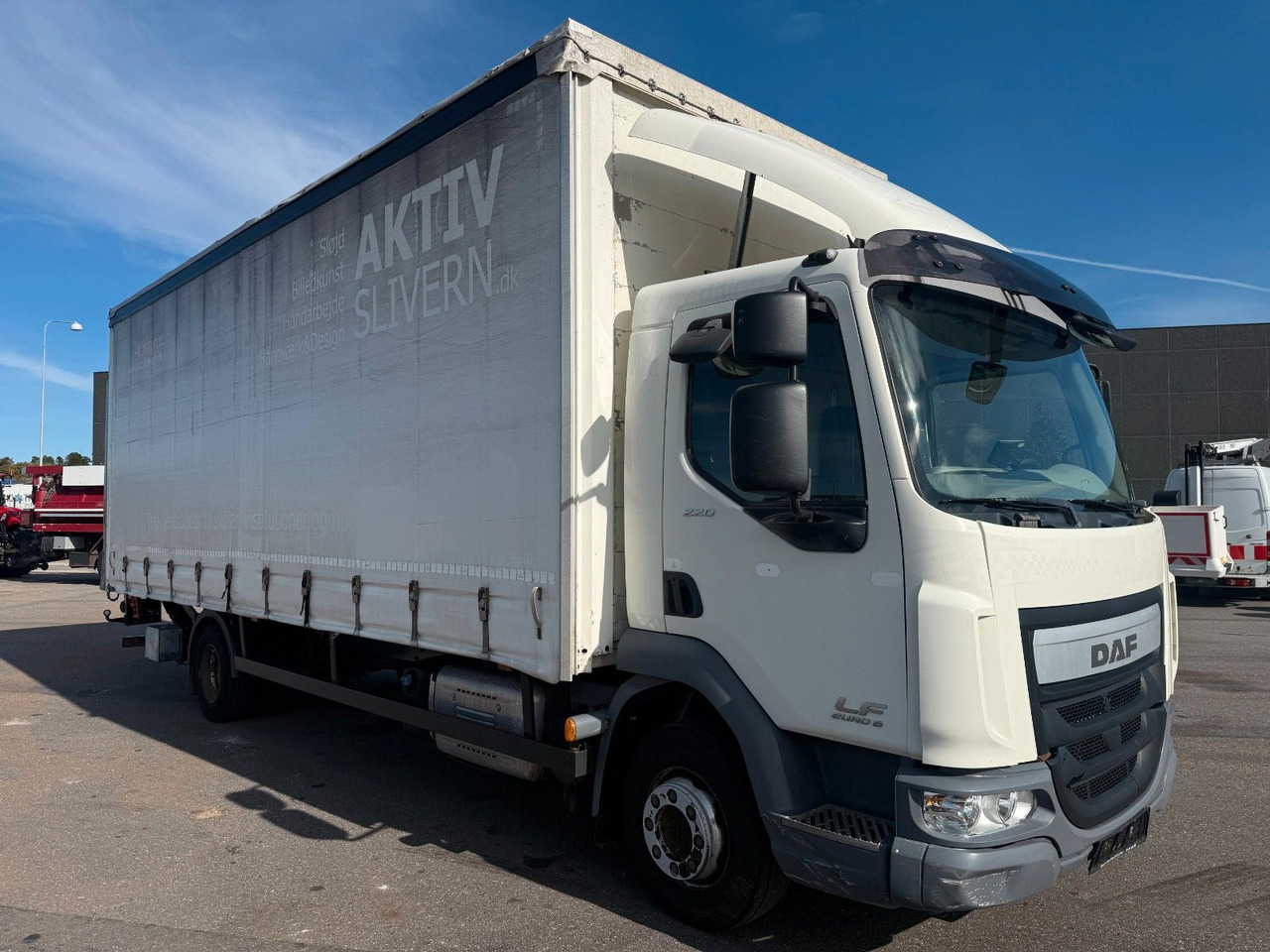 DAF LF 45 /220 4x2 Curtainsider and Taillift Euro 6 - Plachtové nákladné vozidlo: obrázok 2 DAF LF 45 /220 4x2 Curtainsider and Taillift Euro 6 - Plachtové nákladné vozidlo: obrázok 2