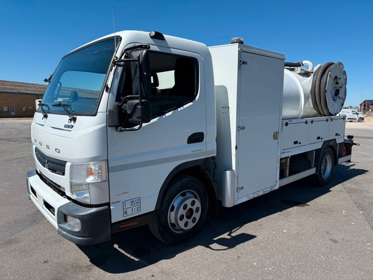 FUSO Canter 9C18 Duonic Rioned 3500 l. Kombi Euro 6 - Fekálne vozidlo: obrázok 1 FUSO Canter 9C18 Duonic Rioned 3500 l. Kombi Euro 6 - Fekálne vozidlo: obrázok 1