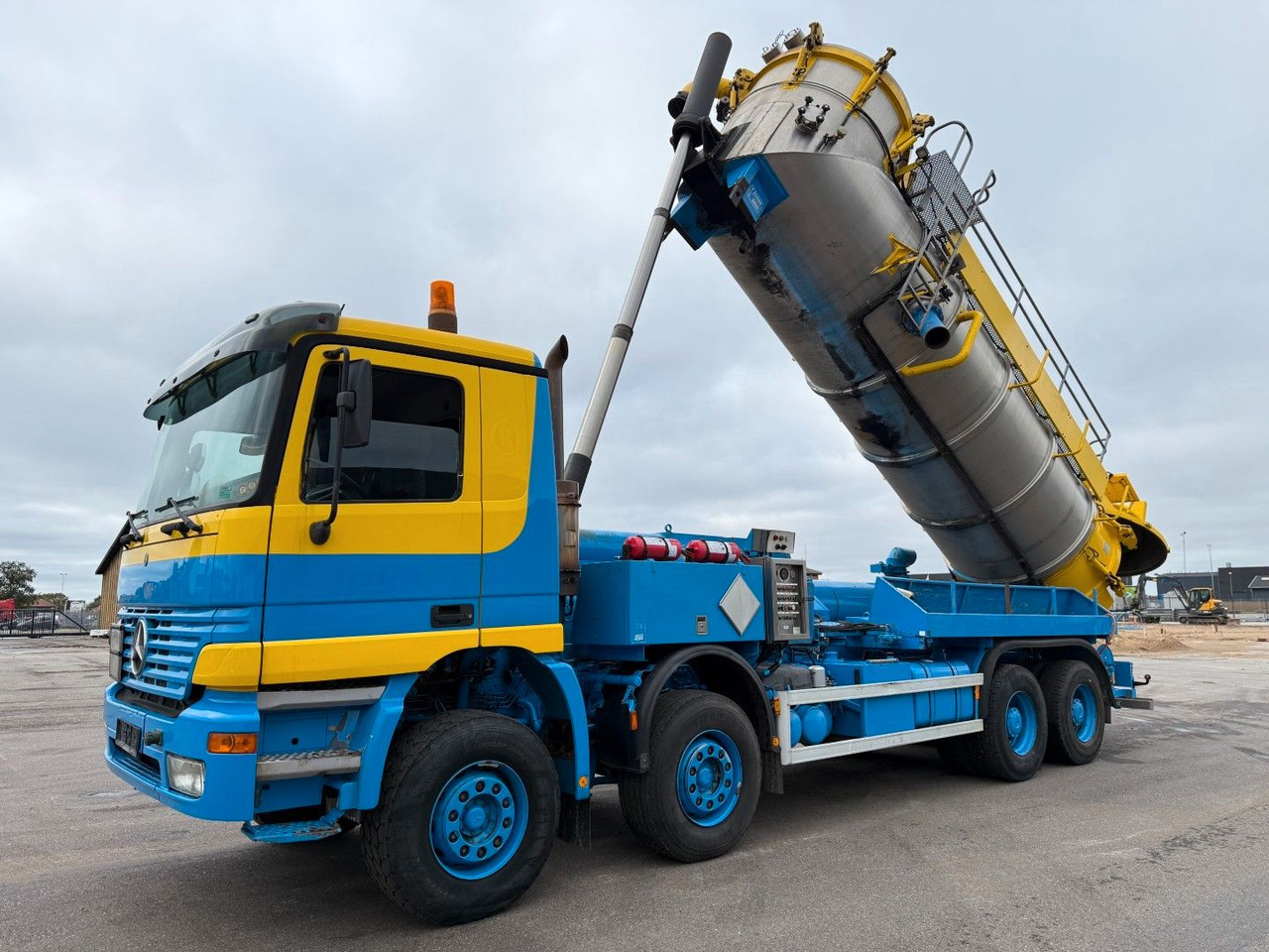 Mercedes-Benz Actros 4140 8x4 KOKS MEGAVAC 8000 ADR Dry Vac - Fekálne vozidlo: obrázok 5 Mercedes-Benz Actros 4140 8x4 KOKS MEGAVAC 8000 ADR Dry Vac - Fekálne vozidlo: obrázok 5