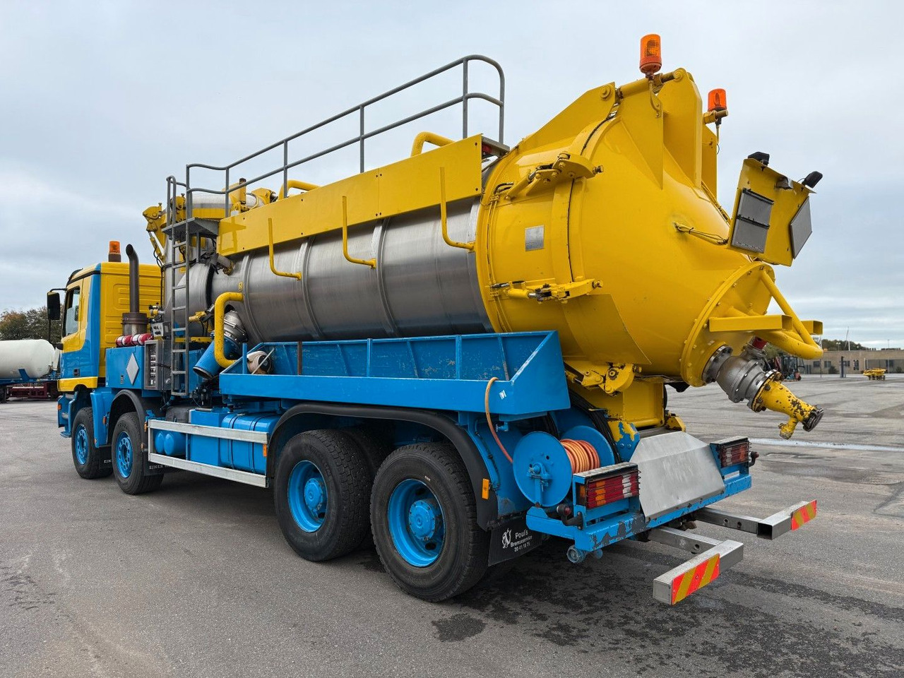 Mercedes-Benz Actros 4140 8x4 KOKS MEGAVAC 8000 ADR Dry Vac - Fekálne vozidlo: obrázok 4 Mercedes-Benz Actros 4140 8x4 KOKS MEGAVAC 8000 ADR Dry Vac - Fekálne vozidlo: obrázok 4