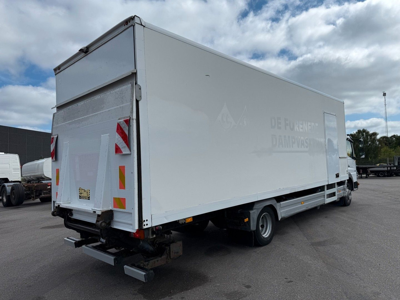 Mercedes-Benz Atego 1218 4x2 Euro 5 8,0 m. koffer - Skříňový nákladní auto: obrázok 3 Mercedes-Benz Atego 1218 4x2 Euro 5 8,0 m. koffer - Skříňový nákladní auto: obrázok 3