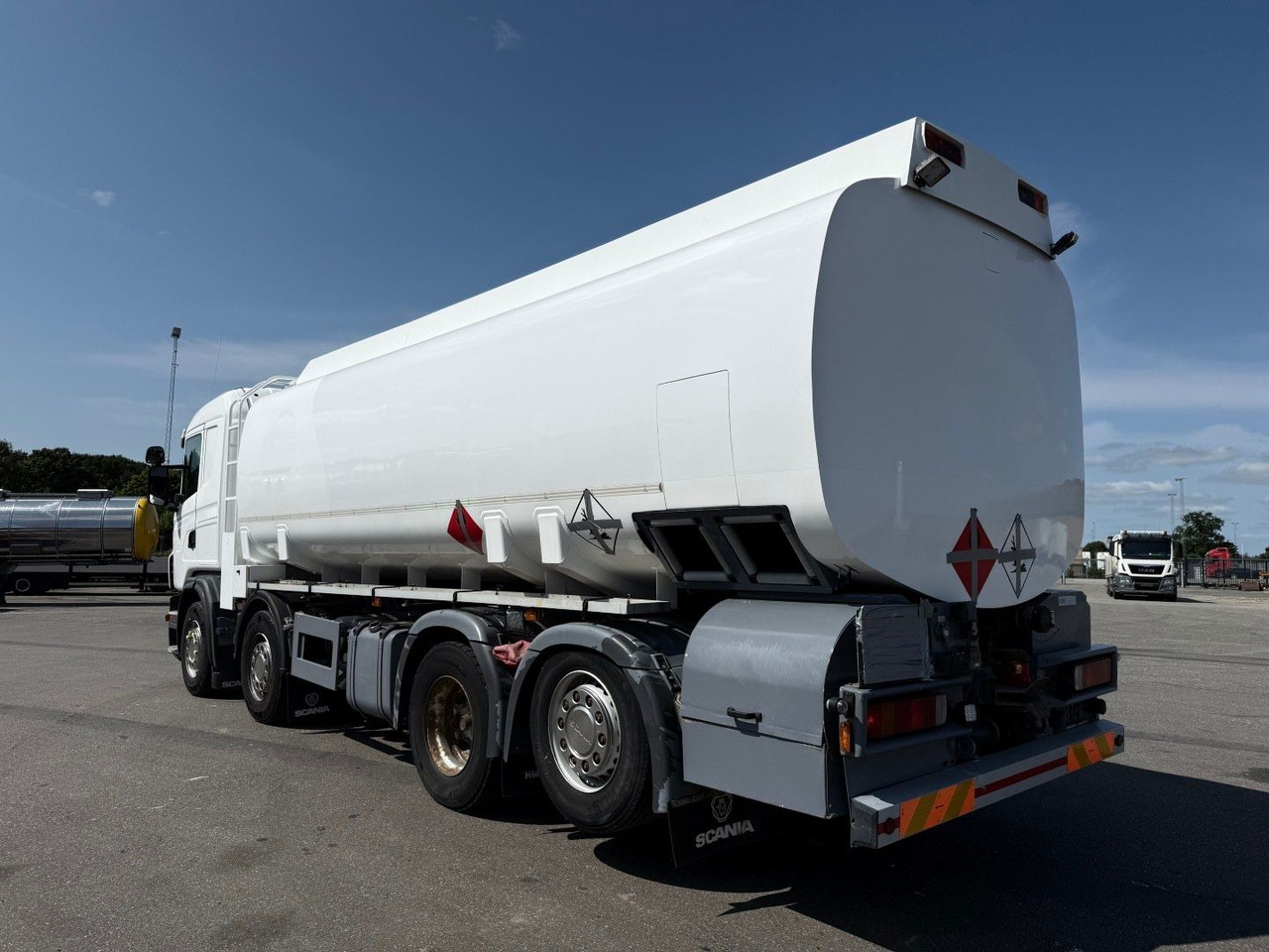Scania G480 8x2*6 24.000 L / 5 compartments / ADR Tank - Cisternové vozidlo: obrázok 4 Scania G480 8x2*6 24.000 L / 5 compartments / ADR Tank - Cisternové vozidlo: obrázok 4
