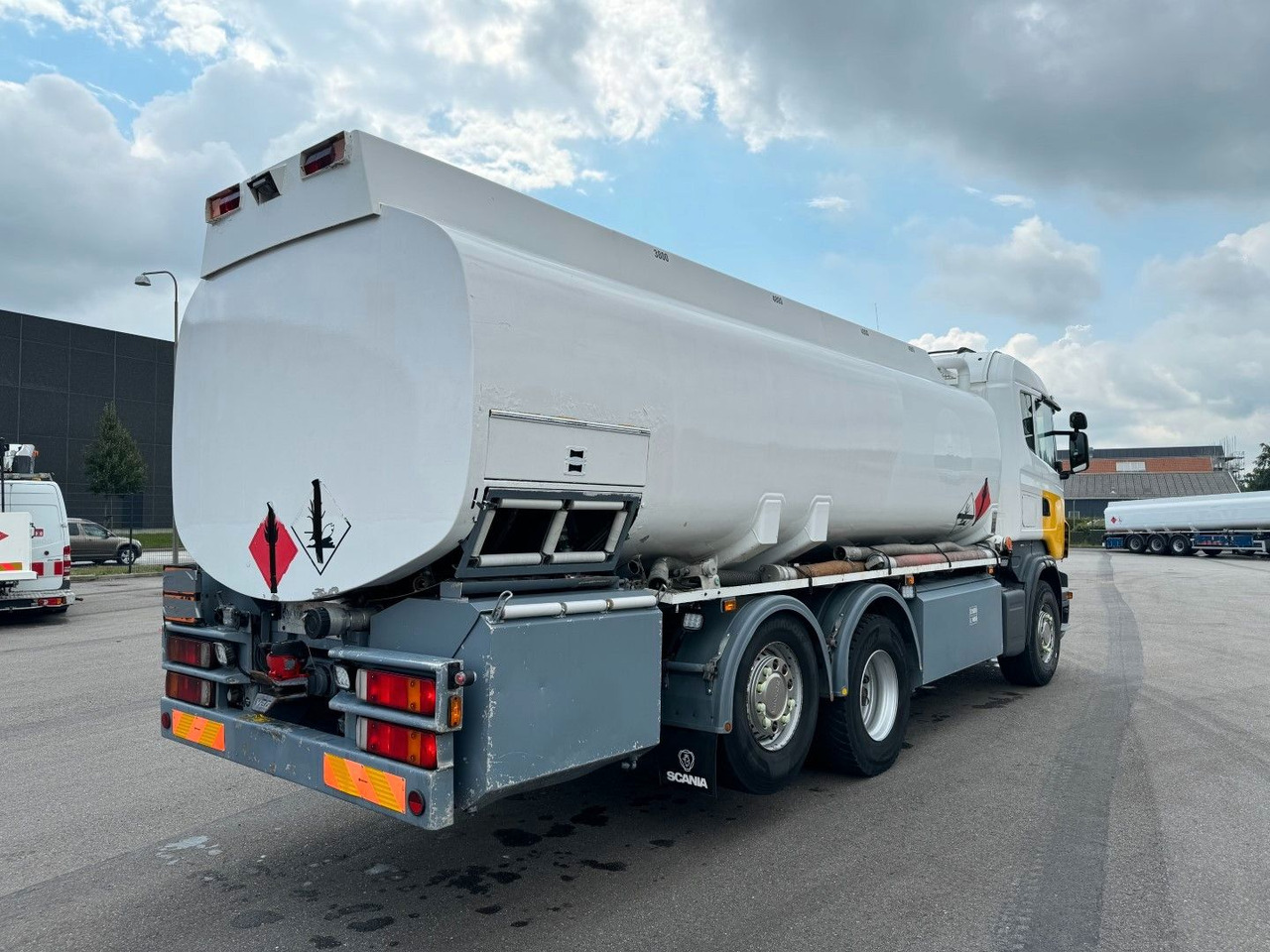 Scania R480 6x2*4 19.000 L ADR Tanktruck - Cisternové vozidlo: obrázok 3 Scania R480 6x2*4 19.000 L ADR Tanktruck - Cisternové vozidlo: obrázok 3