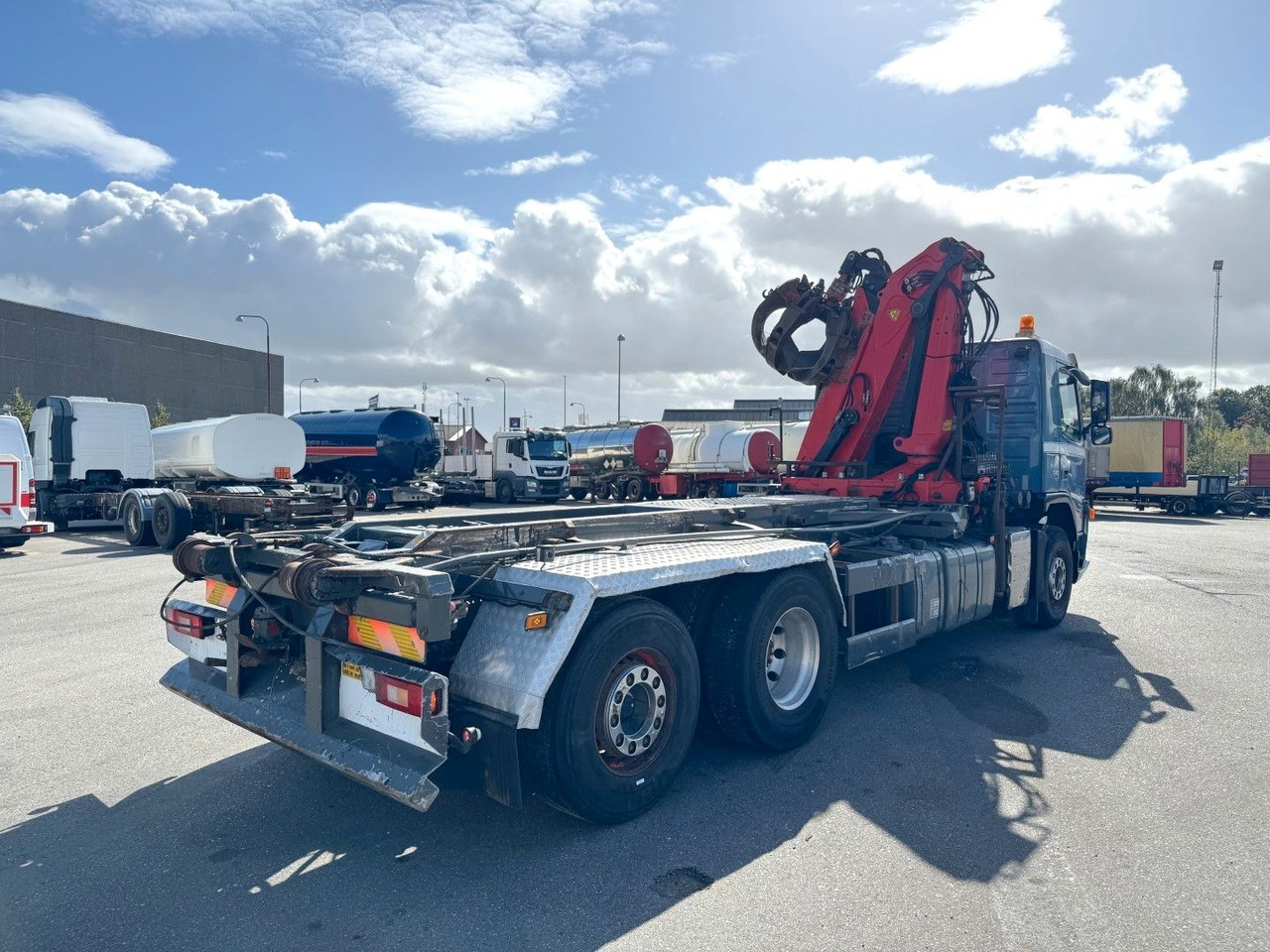 Volvo FM340 6x2*4 Kipper / Palfinger Epsilon 150Z96 - Auto s hydraulickou rukou: obrázok 3 Volvo FM340 6x2*4 Kipper / Palfinger Epsilon 150Z96 - Auto s hydraulickou rukou: obrázok 3