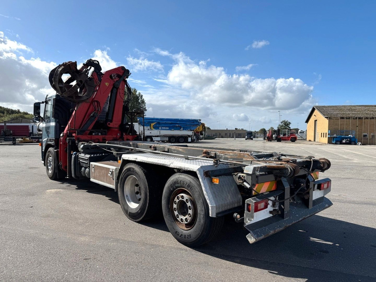 Volvo FM340 6x2*4 Kipper / Palfinger Epsilon 150Z96 - Auto s hydraulickou rukou: obrázok 4 Volvo FM340 6x2*4 Kipper / Palfinger Epsilon 150Z96 - Auto s hydraulickou rukou: obrázok 4