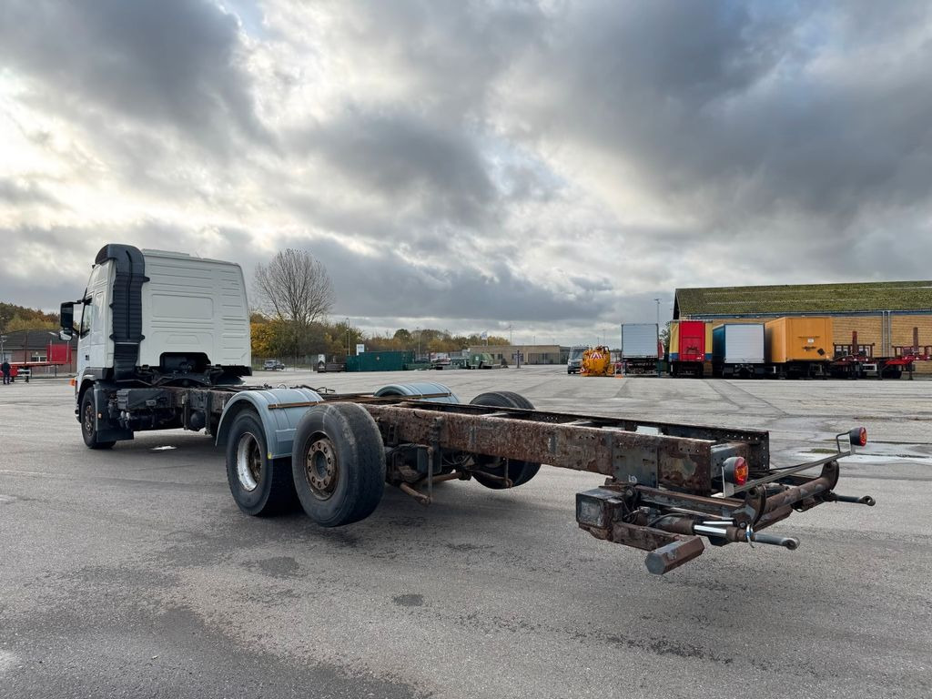Volvo FM340 6x2 Globetrotter Chassis / Fahrgestell - Podvozek s kabinou: obrázok 4 Volvo FM340 6x2 Globetrotter Chassis / Fahrgestell - Podvozek s kabinou: obrázok 4