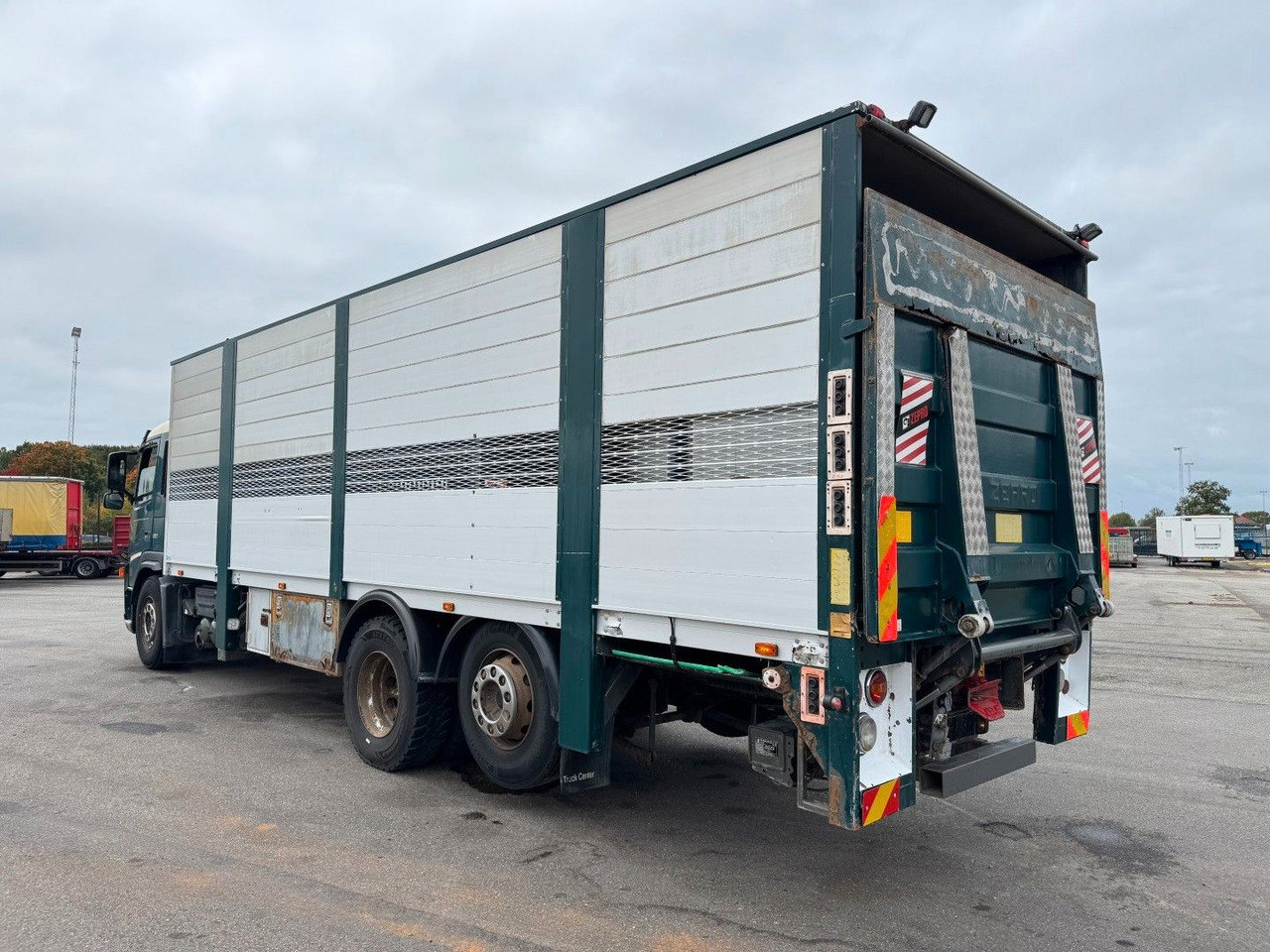 Volvo FM9 380 6x2*4 Tiertransporter / Livestock - Nákladné auto na prepravu koní: obrázok 4 Volvo FM9 380 6x2*4 Tiertransporter / Livestock - Nákladné auto na prepravu koní: obrázok 4