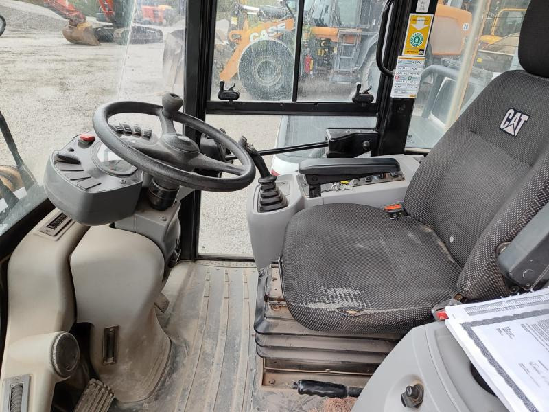 Caterpillar 908 M - Kolesový nakladač: obrázok 5 Caterpillar 908 M - Kolesový nakladač: obrázok 5