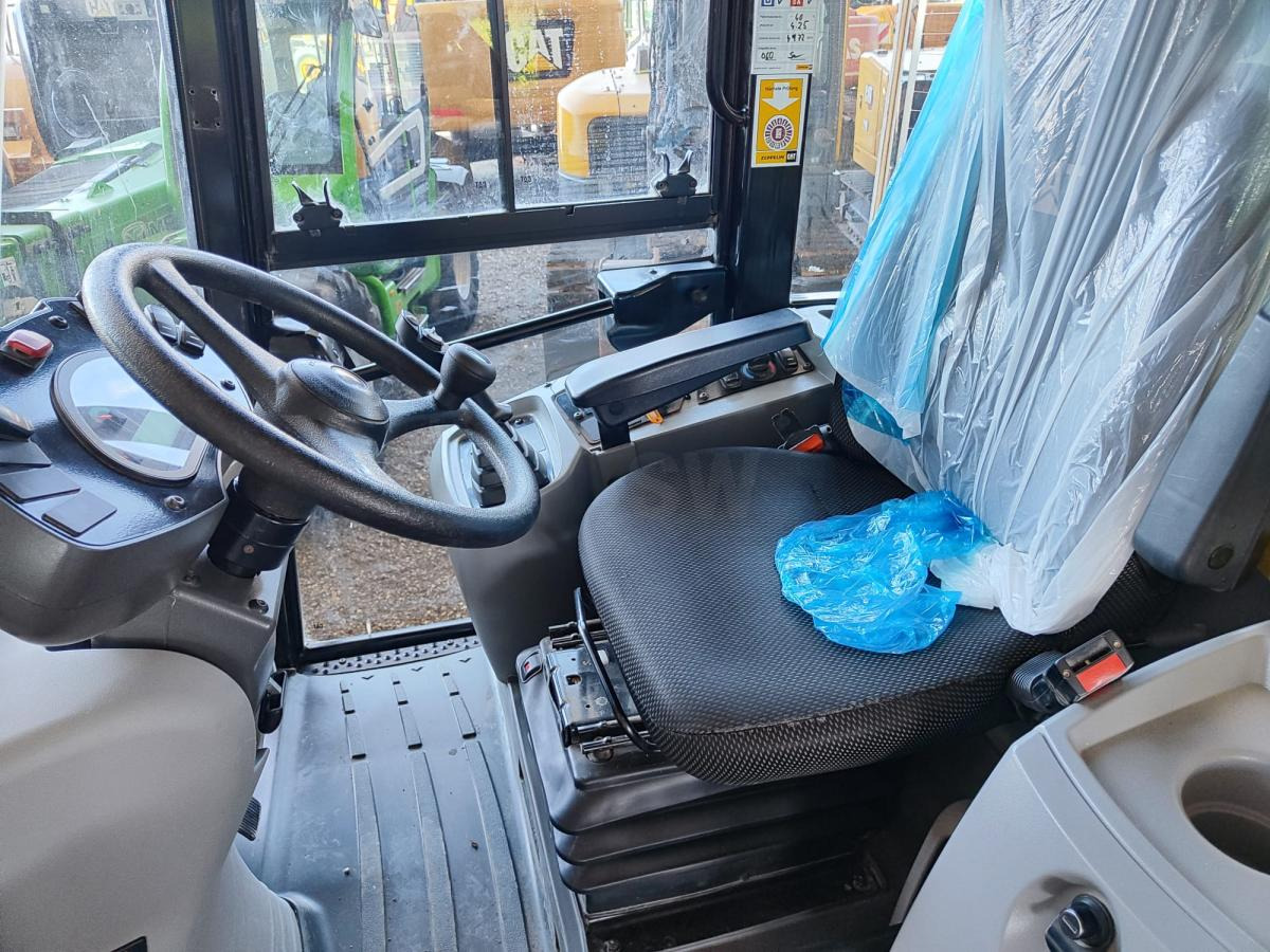 Caterpillar 908M - Kolesový nakladač: obrázok 5 Caterpillar 908M - Kolesový nakladač: obrázok 5