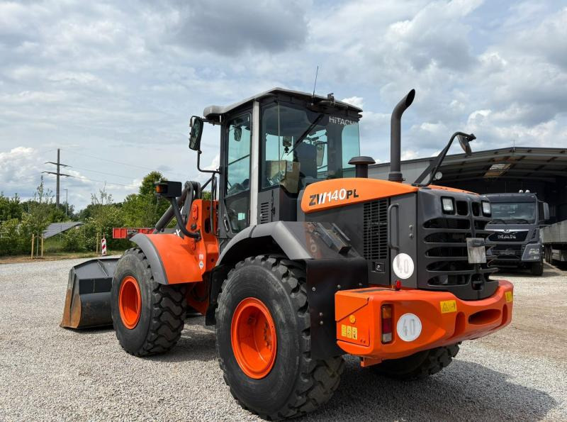 Hitachi ZW140 - Kolesový nakladač: obrázok 1 Hitachi ZW140 - Kolesový nakladač: obrázok 1