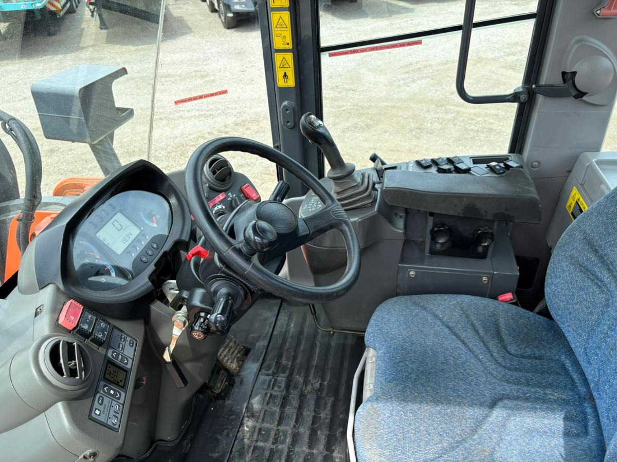 Hitachi ZW140 - Kolesový nakladač: obrázok 5 Hitachi ZW140 - Kolesový nakladač: obrázok 5