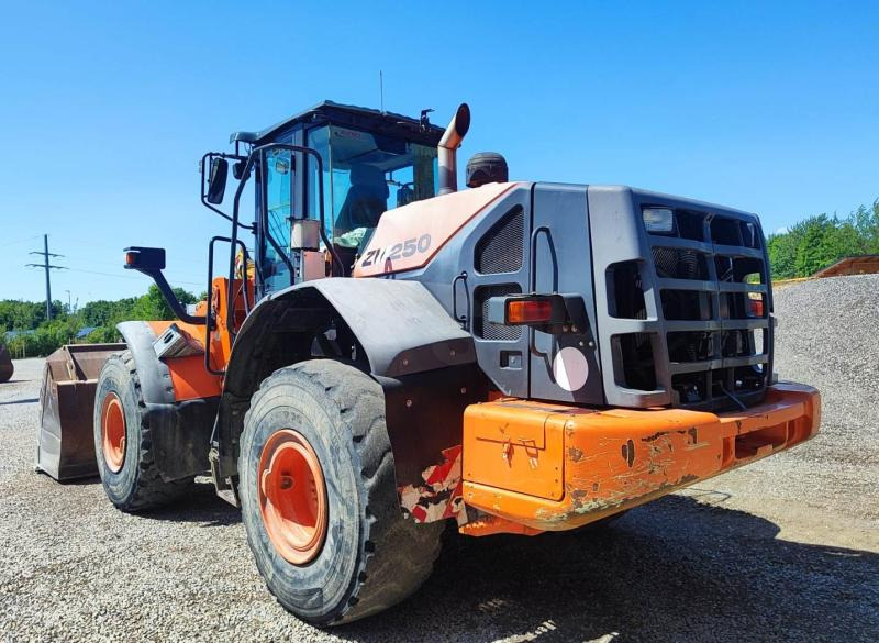 Hitachi ZW250-5B - Kolesový nakladač: obrázok 1 Hitachi ZW250-5B - Kolesový nakladač: obrázok 1