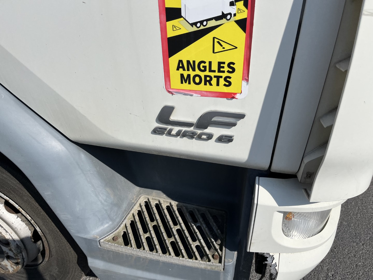 DAF LF 220 - Plachtové nákladné vozidlo: obrázok 3 DAF LF 220 - Plachtové nákladné vozidlo: obrázok 3