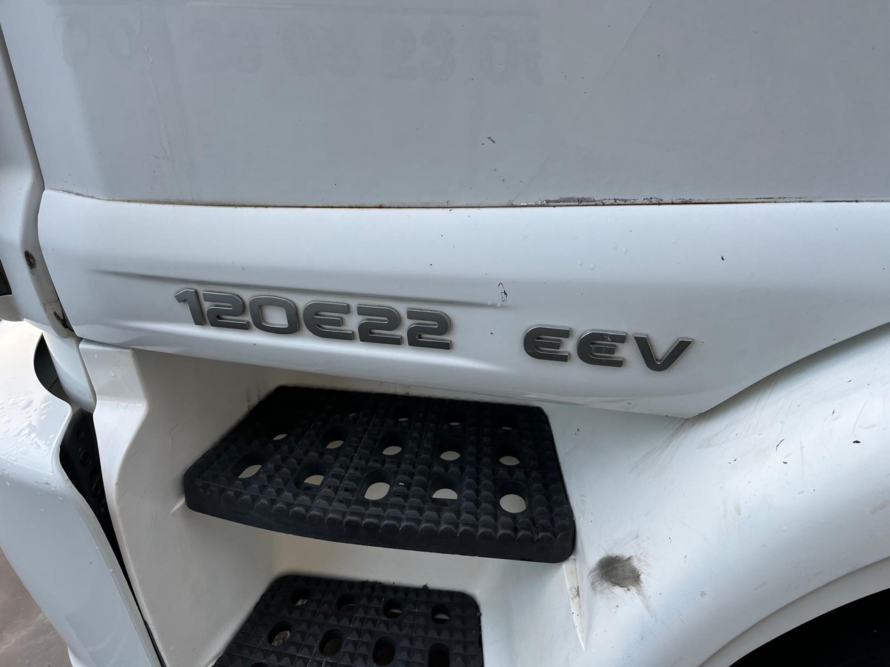 Iveco Eurocargo 120 E 22 - Plachtové nákladné vozidlo: obrázok 4 Iveco Eurocargo 120 E 22 - Plachtové nákladné vozidlo: obrázok 4