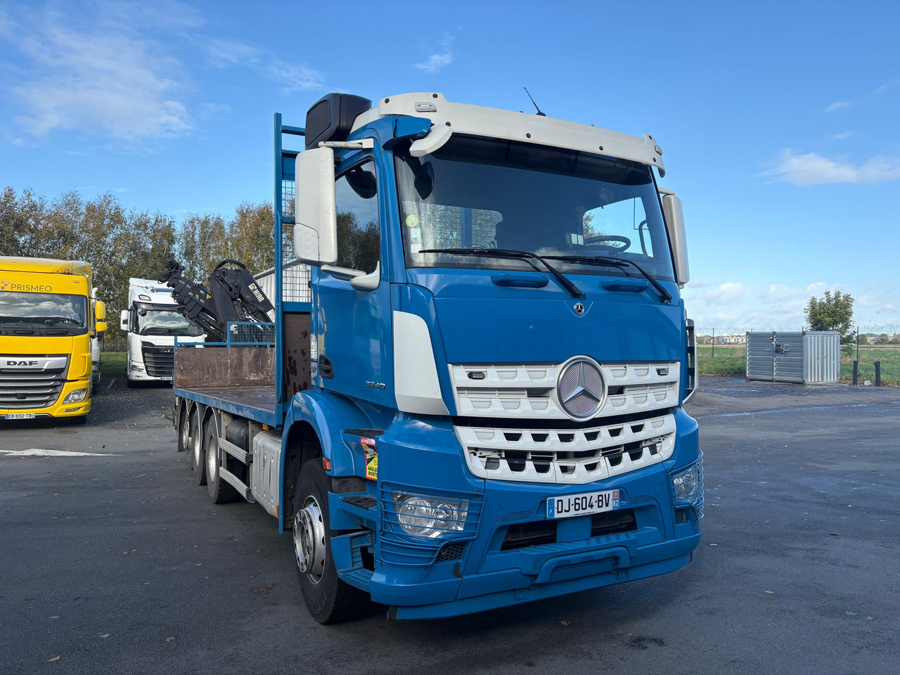 Mercedes Arocs 3240 - Valníkový/ Plošinový nákladný automobil: obrázok 2 Mercedes Arocs 3240 - Valníkový/ Plošinový nákladný automobil: obrázok 2