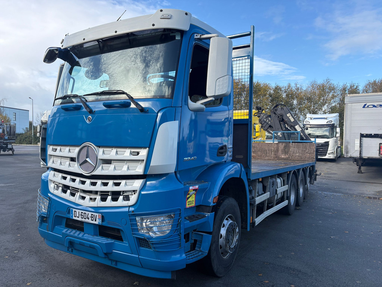 Mercedes Arocs 3240 - Valníkový/ Plošinový nákladný automobil: obrázok 1 Mercedes Arocs 3240 - Valníkový/ Plošinový nákladný automobil: obrázok 1