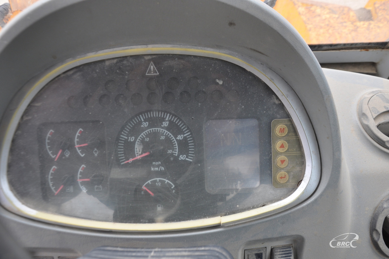 Kolesový nakladač Hyundai HL770-7: obrázok 12