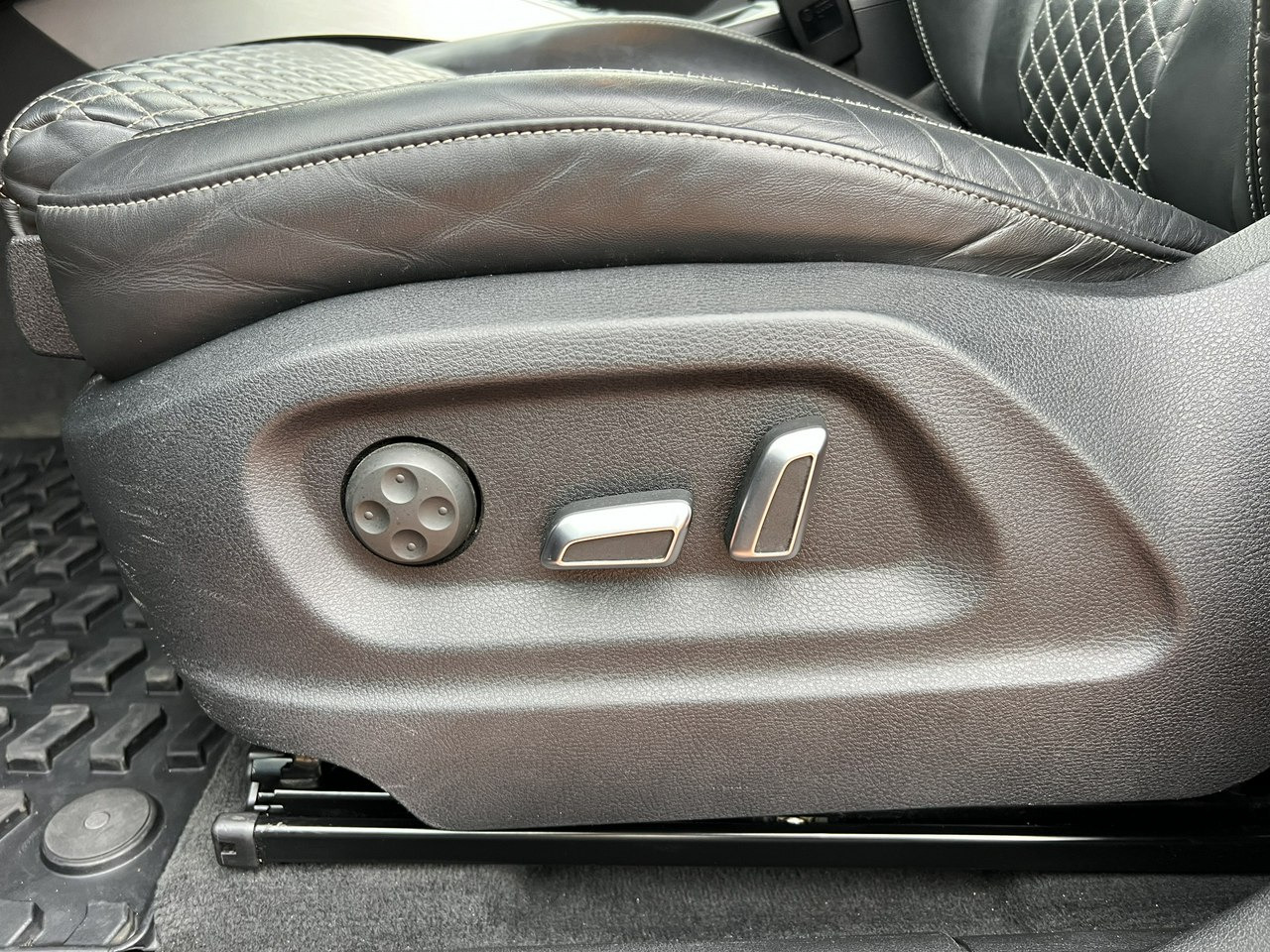 SUV Audi SQ5: obrázok 20
