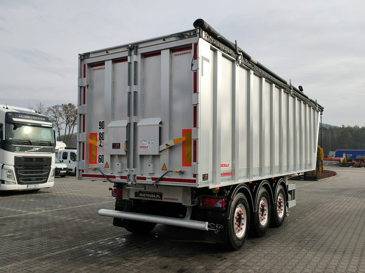 Benalu MULTIRUNNER 87 - Náves sklápěcí: obrázok 5 Benalu MULTIRUNNER 87 - Náves sklápěcí: obrázok 5