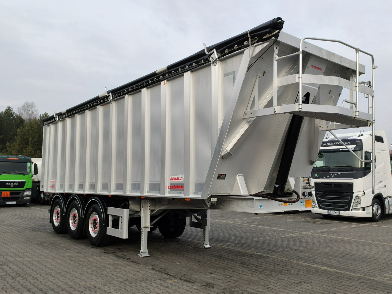 Benalu MULTIRUNNER 87 - Náves sklápěcí: obrázok 2 Benalu MULTIRUNNER 87 - Náves sklápěcí: obrázok 2