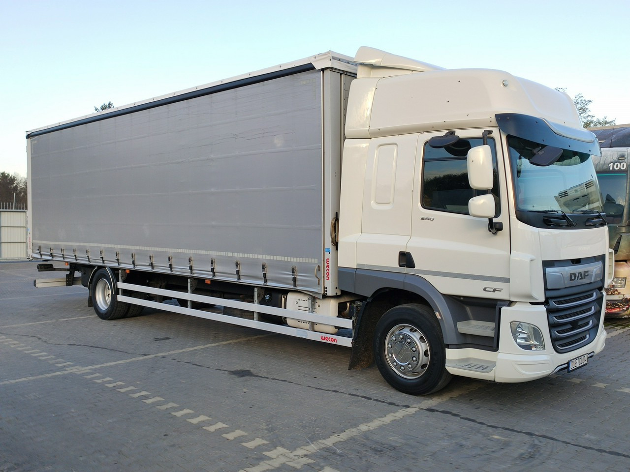 DAF CF 290 E6 Firana Tył Drzwi Dach Podnoszony / Zsuwany Długi 9.30m - Plachtové nákladné vozidlo: obrázok 1 DAF CF 290 E6 Firana Tył Drzwi Dach Podnoszony / Zsuwany Długi 9.30m - Plachtové nákladné vozidlo: obrázok 1