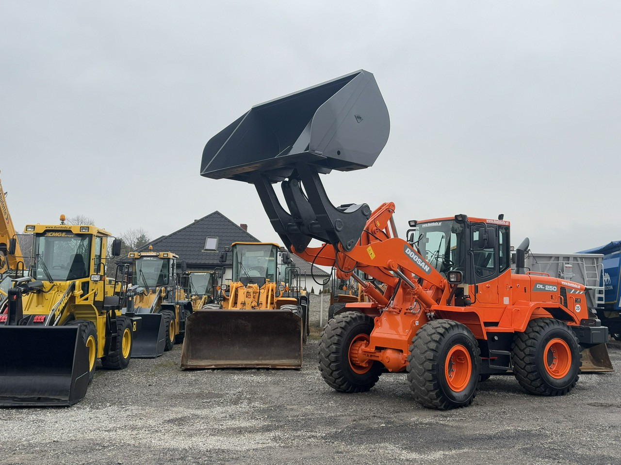 Doosan DL250 14,5Ton Łyżka Wysokiego Wysypu !!! - Kolesový nakladač: obrázok 2 Doosan DL250 14,5Ton Łyżka Wysokiego Wysypu !!! - Kolesový nakladač: obrázok 2