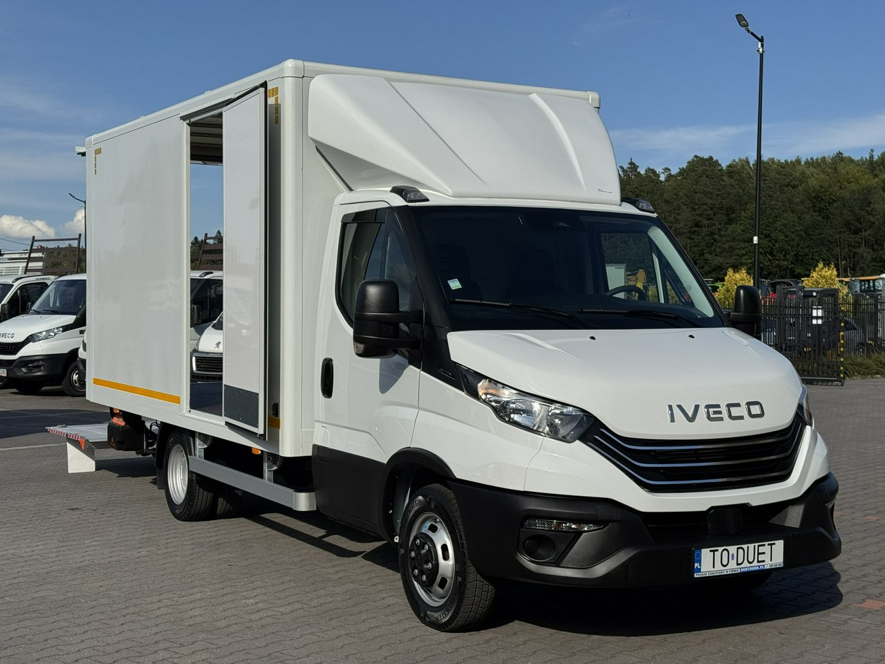 Iveco Daily 35C14 - Dodávka skriňová nadstavba: obrázok 4 Iveco Daily 35C14 - Dodávka skriňová nadstavba: obrázok 4