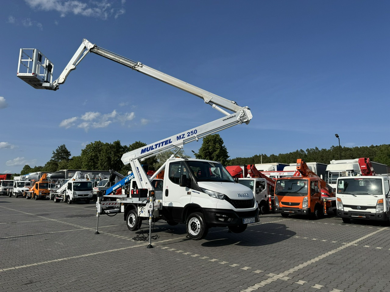 Iveco Daily 35S14 - Automobilová plošina: obrázok 5 Iveco Daily 35S14 - Automobilová plošina: obrázok 5
