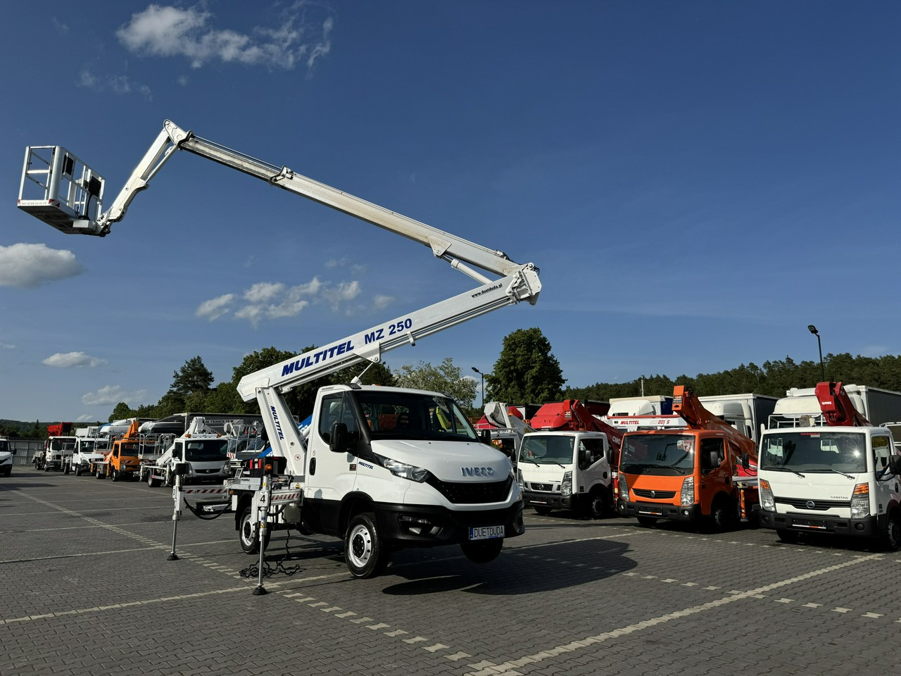 Iveco Daily 35S14 - Automobilová plošina: obrázok 3 Iveco Daily 35S14 - Automobilová plošina: obrázok 3