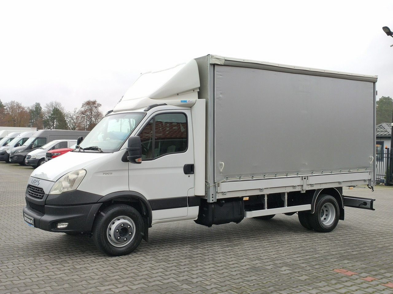 Iveco Daily 70C17 Firana Tył Drzwi Zadbany w Pełni Sprawny Super Stan - Plachtová dodávka: obrázok 2 Iveco Daily 70C17 Firana Tył Drzwi Zadbany w Pełni Sprawny Super Stan - Plachtová dodávka: obrázok 2