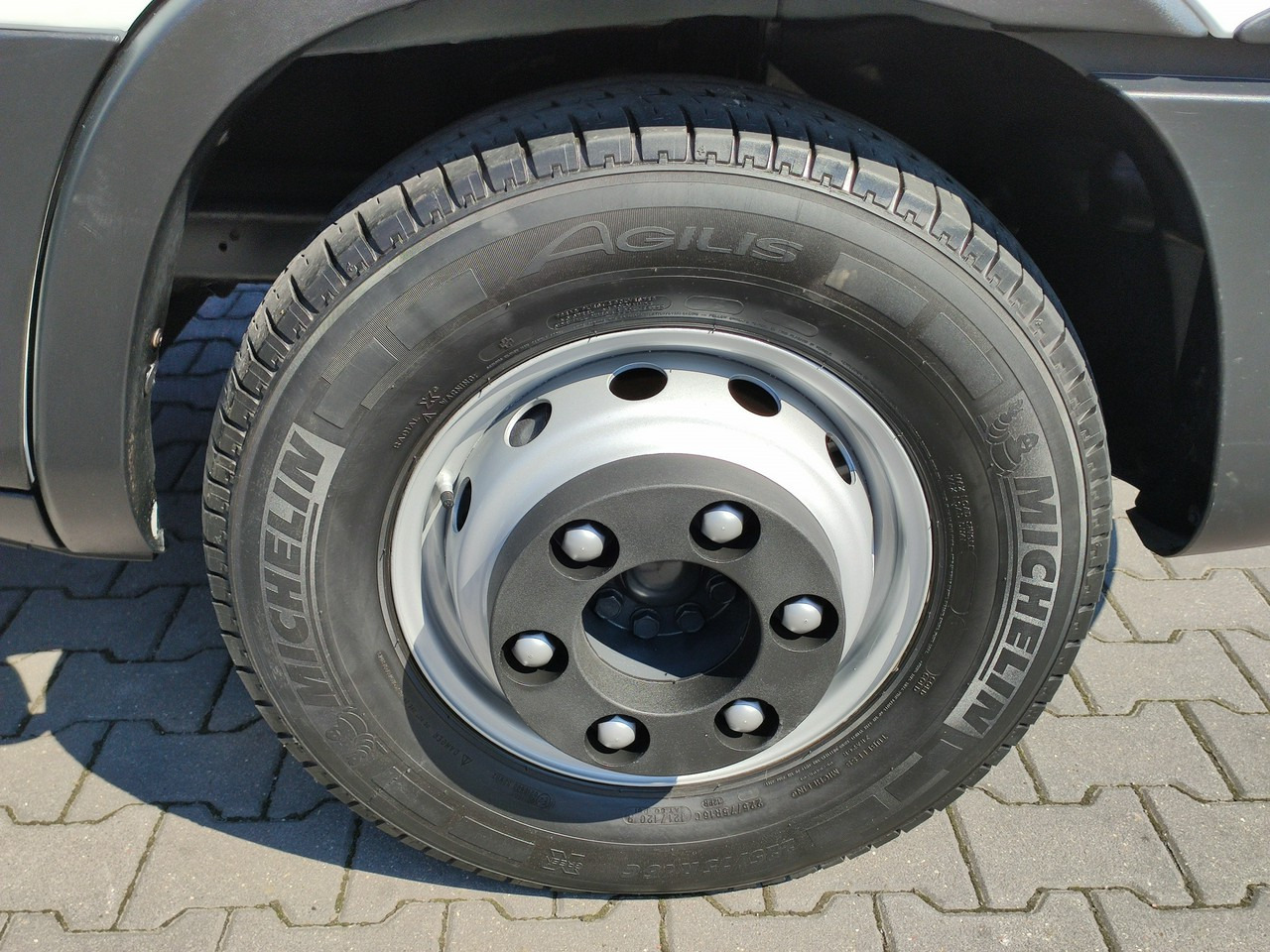 Iveco Daily 70C18 V H - Chladiarenská dodávka: obrázok 4 Iveco Daily 70C18 V H - Chladiarenská dodávka: obrázok 4