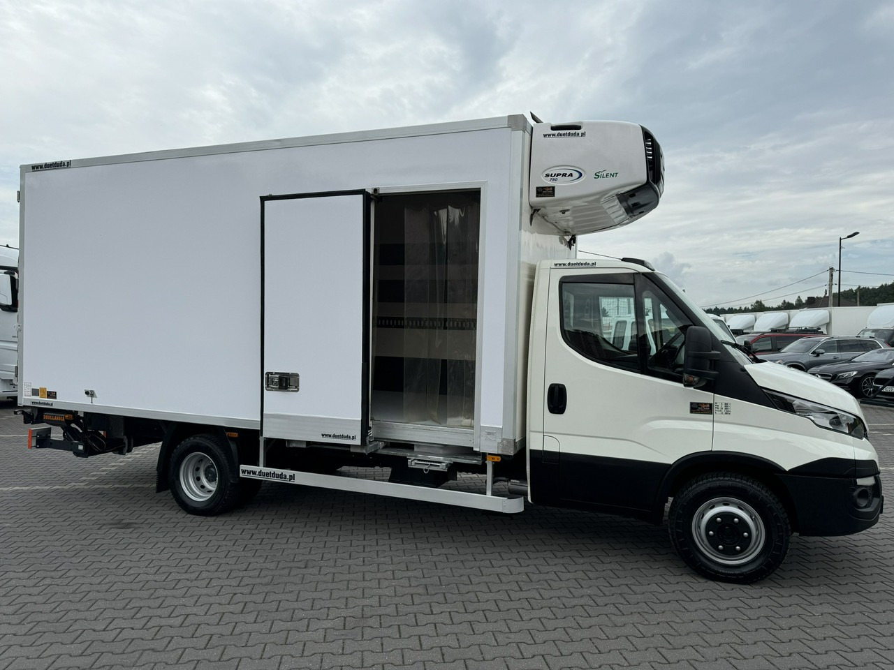 Iveco Daily 70C18 V H - Chladiarenská dodávka: obrázok 5 Iveco Daily 70C18 V H - Chladiarenská dodávka: obrázok 5