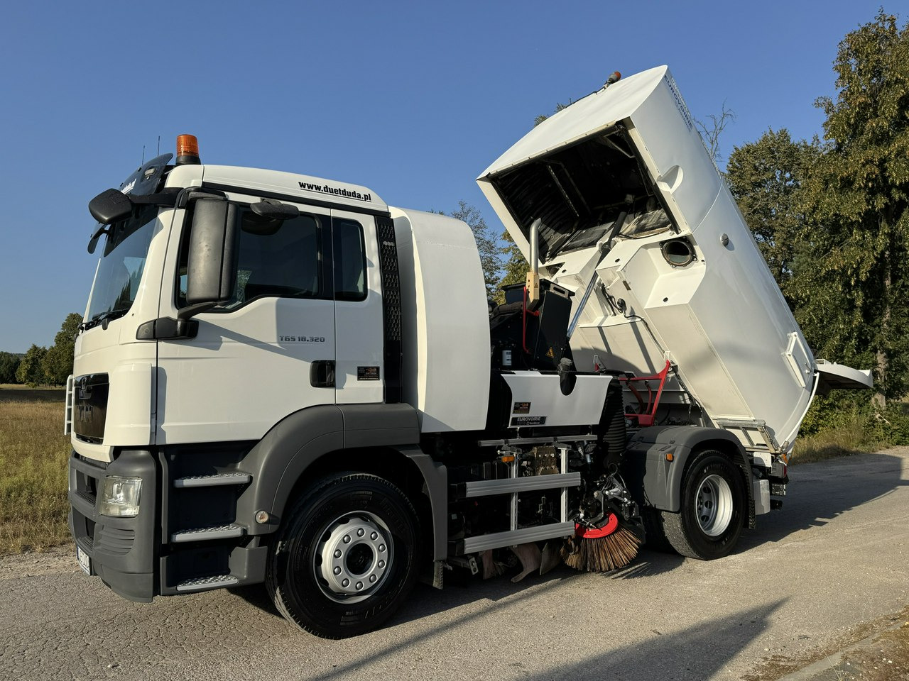 MAN TGS 18.320 E5 BUCHER OPTIFANT 8000 Zamiatarka Uliczna Euro 6 - Zametacie vozidlo: obrázok 2 MAN TGS 18.320 E5 BUCHER OPTIFANT 8000 Zamiatarka Uliczna Euro 6 - Zametacie vozidlo: obrázok 2
