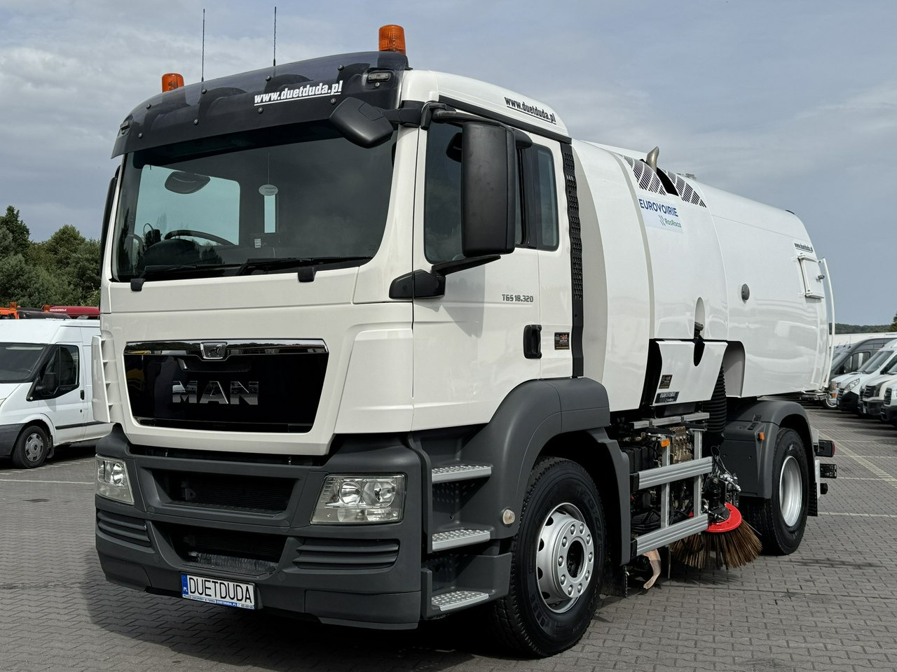 MAN TGS 18.320 E5 BUCHER OPTIFANT 8000 Zamiatarka Uliczna Euro 6 - Zametacie vozidlo: obrázok 4 MAN TGS 18.320 E5 BUCHER OPTIFANT 8000 Zamiatarka Uliczna Euro 6 - Zametacie vozidlo: obrázok 4
