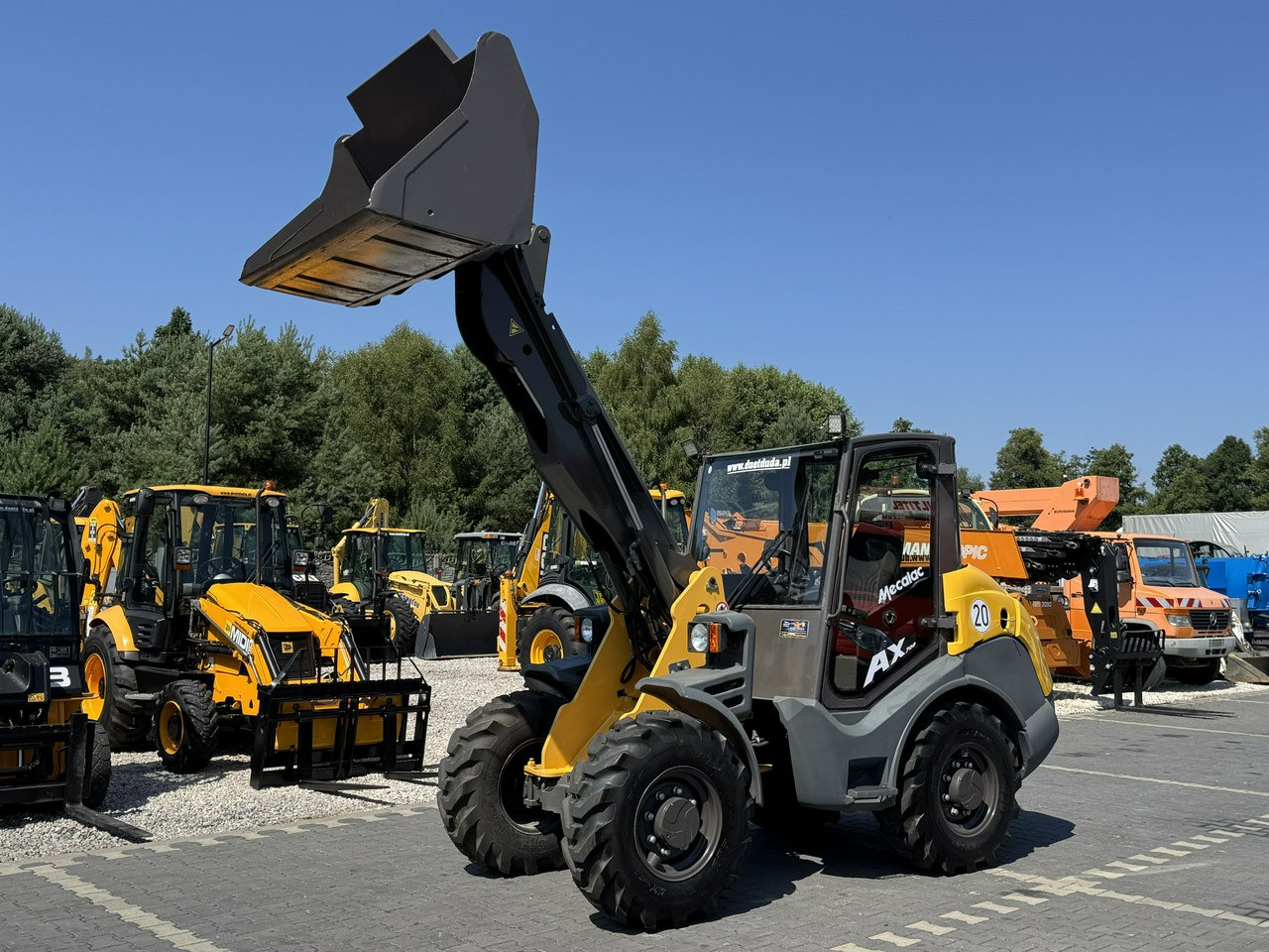 Mecalac AX 700 Szybko-Złącze Łyżka Super Stan - Kolesový nakladač: obrázok 4 Mecalac AX 700 Szybko-Złącze Łyżka Super Stan - Kolesový nakladač: obrázok 4