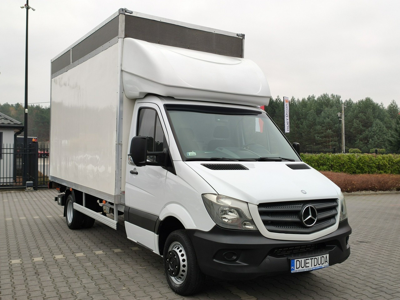 Mercedes Sprinter - Dodávka skriňová nadstavba: obrázok 4 Mercedes Sprinter - Dodávka skriňová nadstavba: obrázok 4