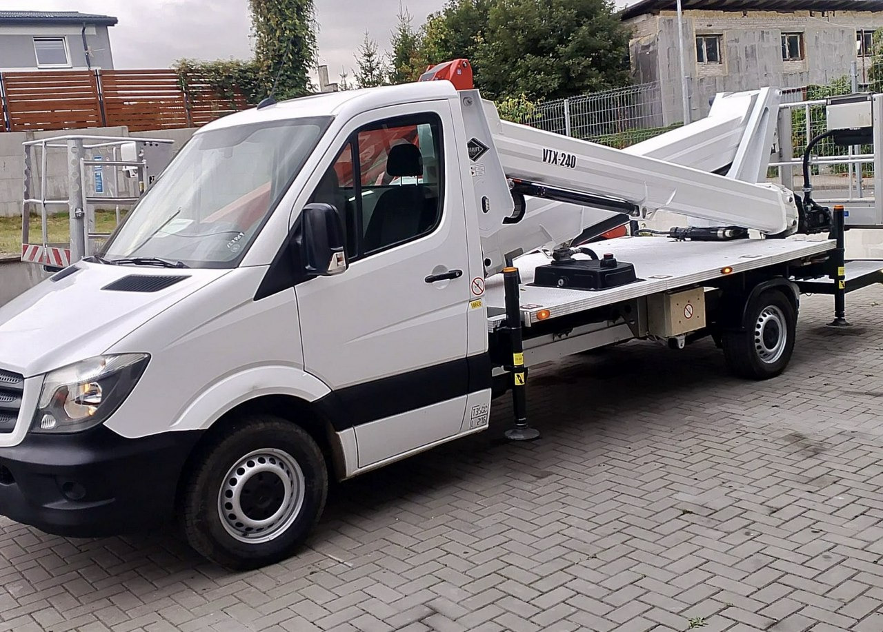 Mercedes Sprinter Zwyżka Podnośnik Koszowy VERSALIFT VTX-240 UDT - Automobilová plošina: obrázok 1 Mercedes Sprinter Zwyżka Podnośnik Koszowy VERSALIFT VTX-240 UDT - Automobilová plošina: obrázok 1