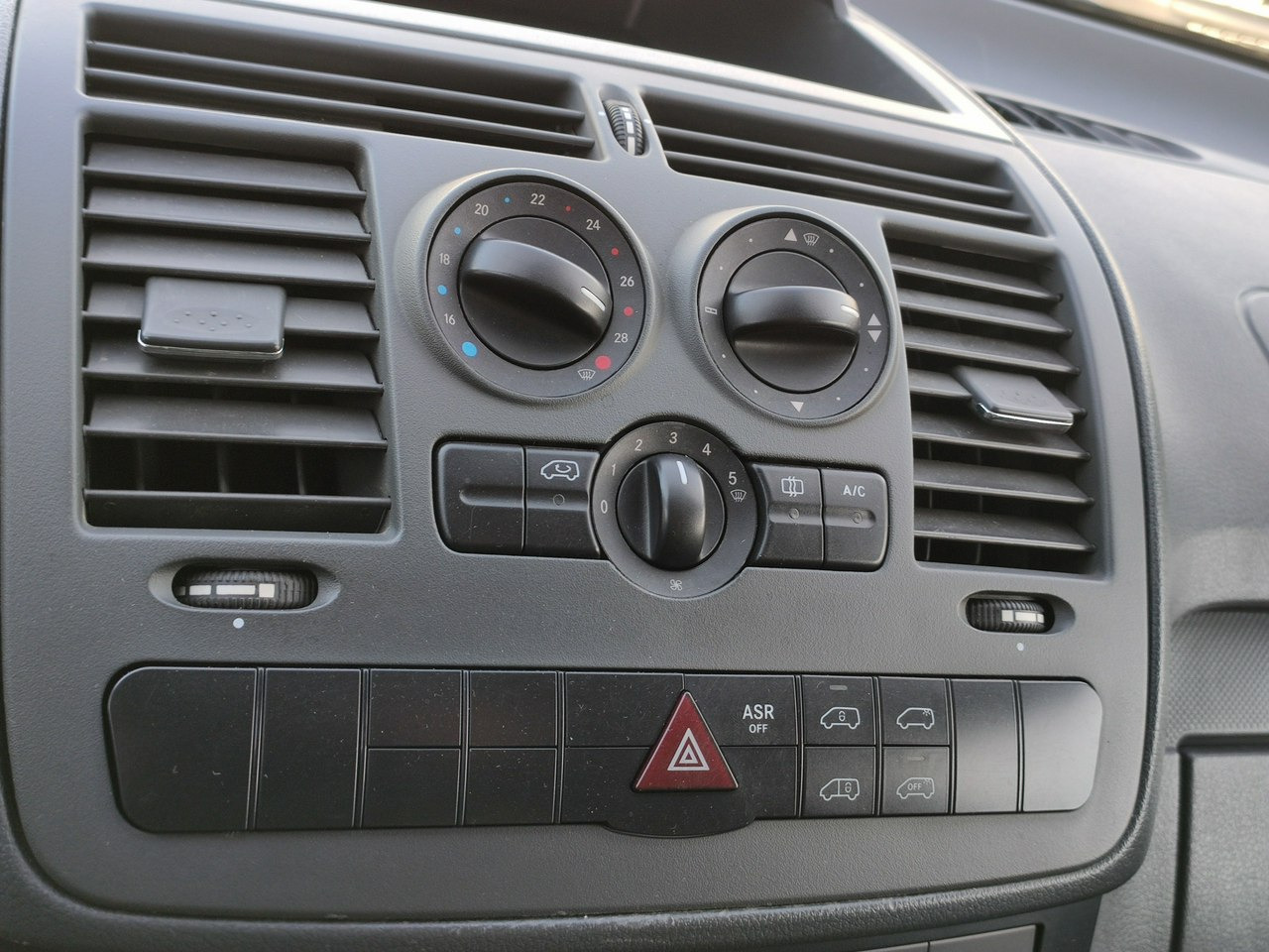 Furgon Mercedes Vito: obrázok 22