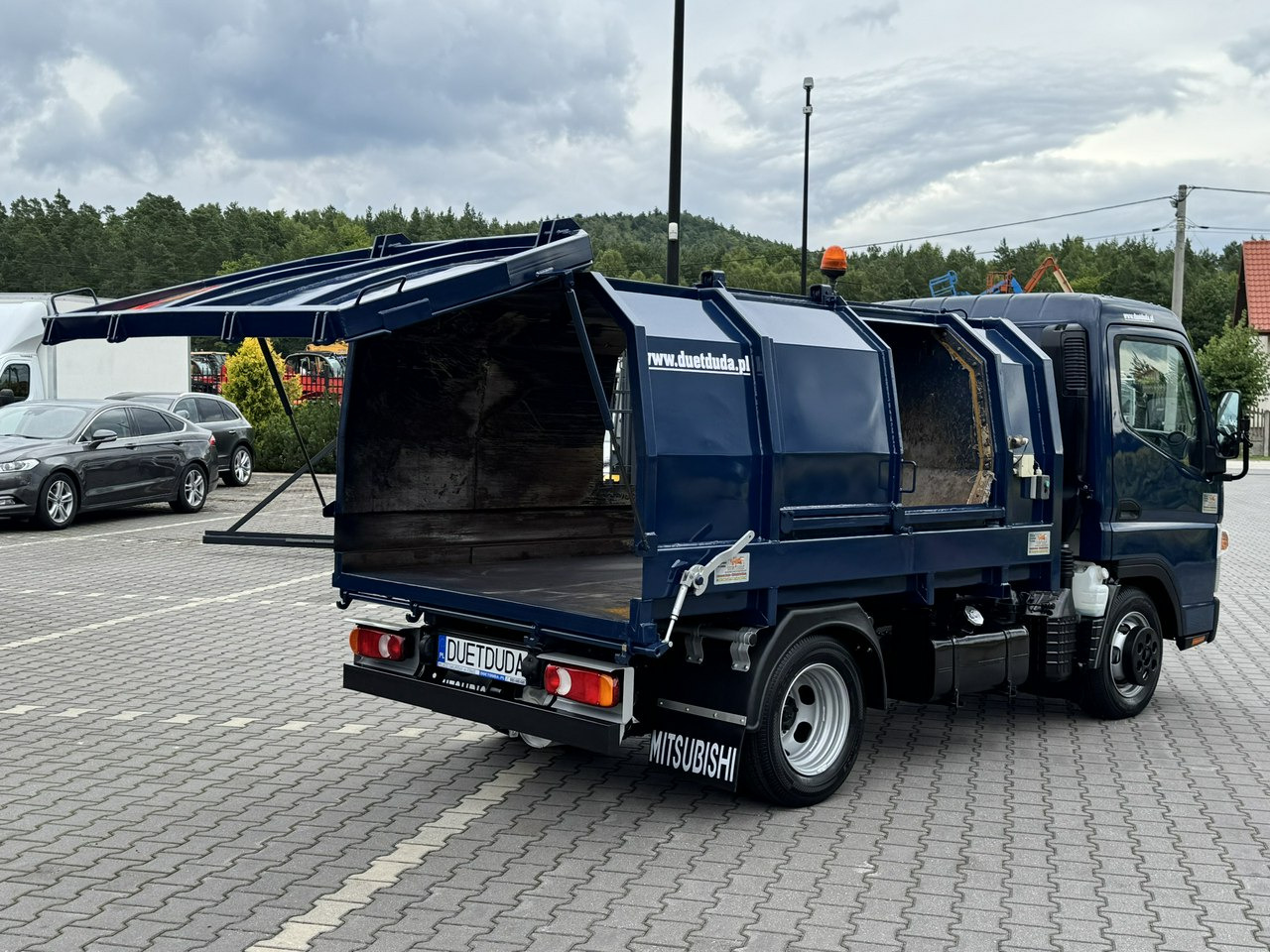 Mitsubishi Canter - Auto na odvoz odpadu: obrázok 2 Mitsubishi Canter - Auto na odvoz odpadu: obrázok 2