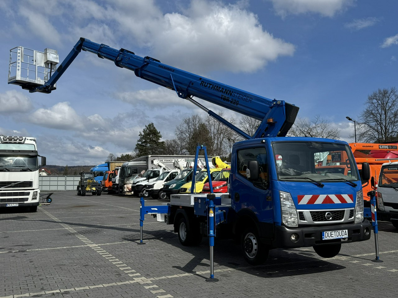 Nissan Cabstar - Automobilová plošina: obrázok 4 Nissan Cabstar - Automobilová plošina: obrázok 4