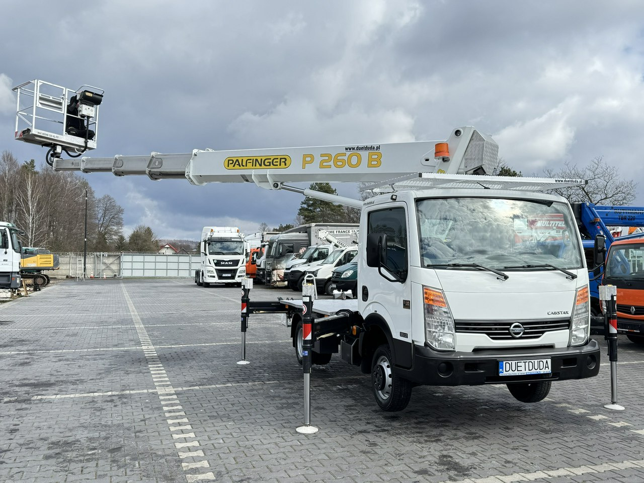 Nissan Cabstar - Automobilová plošina: obrázok 2 Nissan Cabstar - Automobilová plošina: obrázok 2