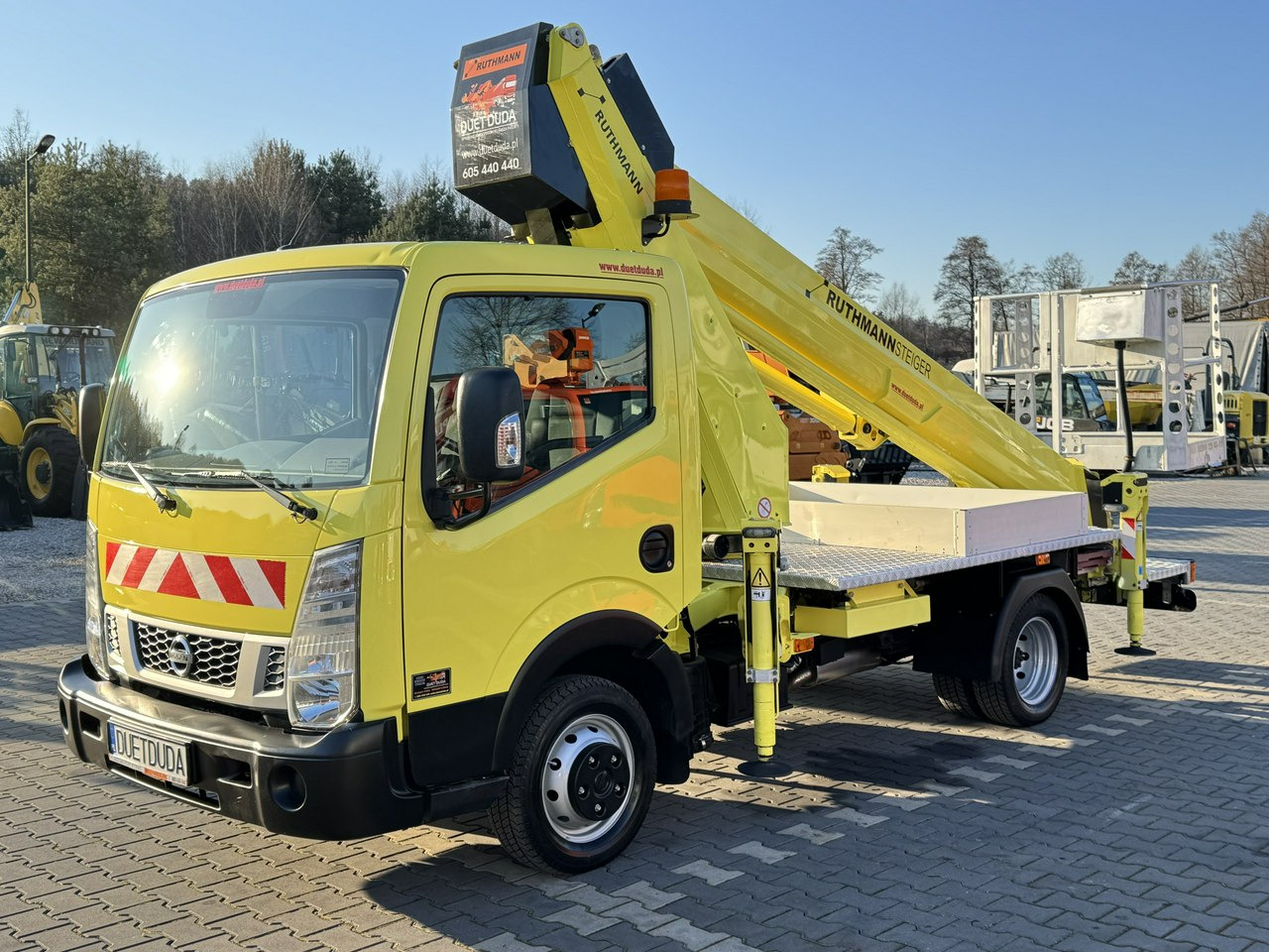 Nissan Cabstar - Automobilová plošina: obrázok 4 Nissan Cabstar - Automobilová plošina: obrázok 4