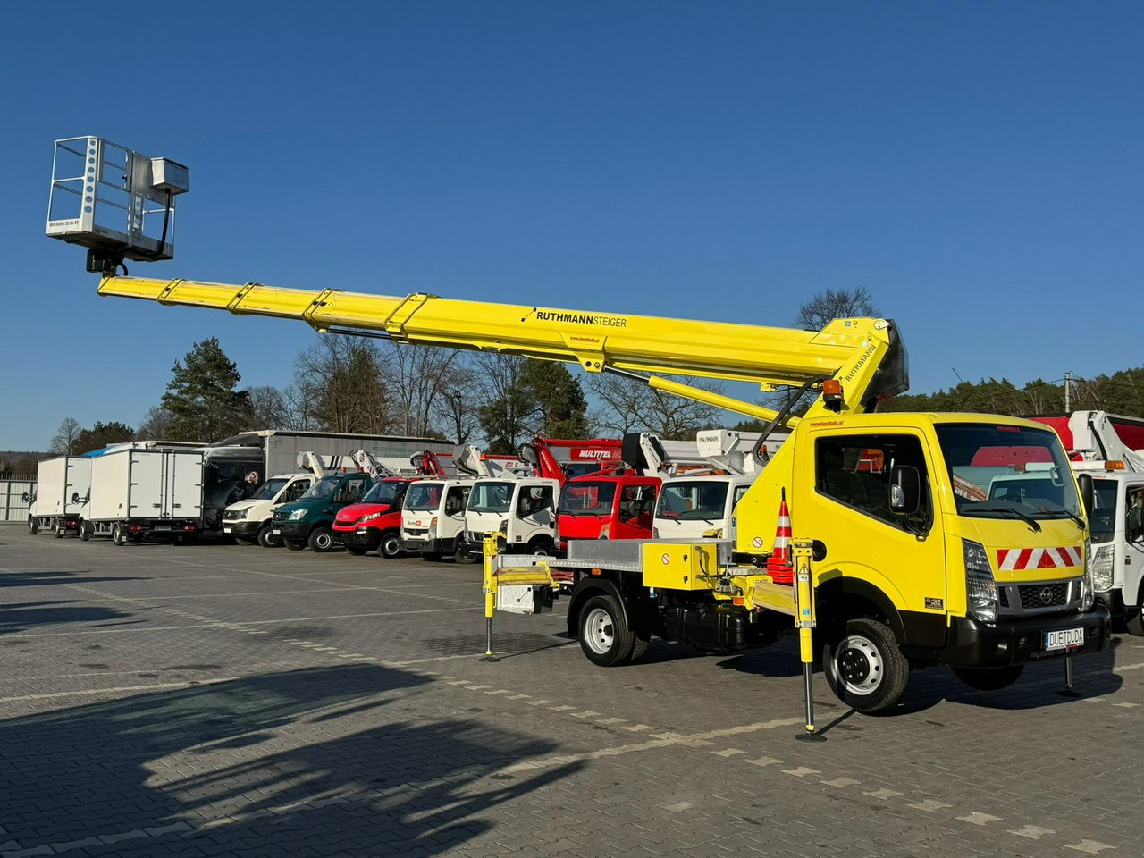 Nissan Cabstar - Automobilová plošina: obrázok 2 Nissan Cabstar - Automobilová plošina: obrázok 2