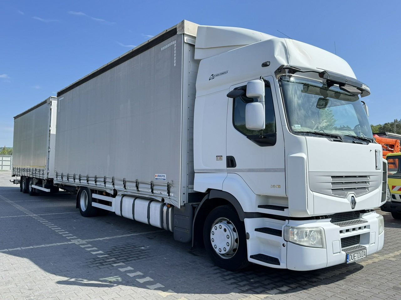 Renault Premium 380 DXi Euro 5 Firana 19 Palet Dach Zsuwany 18ton DMC - Plachtové nákladné vozidlo: obrázok 2 Renault Premium 380 DXi Euro 5 Firana 19 Palet Dach Zsuwany 18ton DMC - Plachtové nákladné vozidlo: obrázok 2