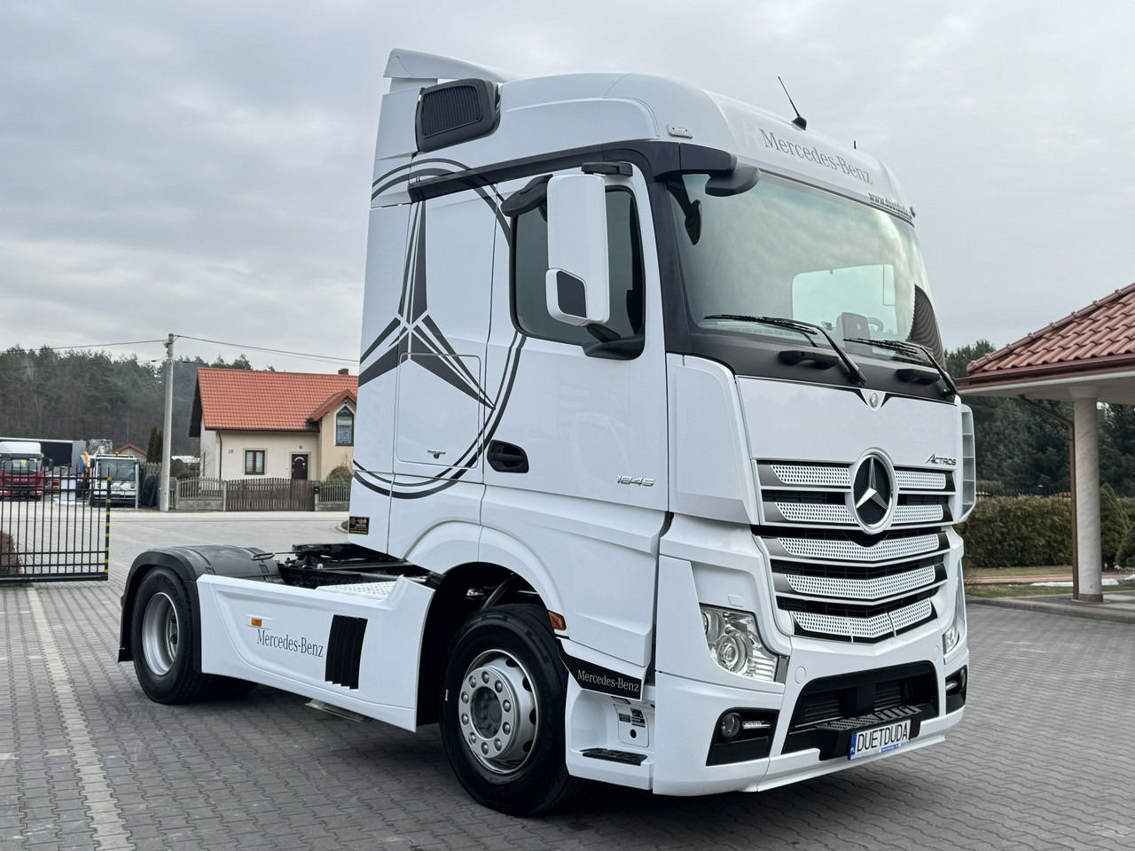 Mercedes ACTROS 1845 Euro 6 Stream Space Standard !!! - Ťahač: obrázok 2 Mercedes ACTROS 1845 Euro 6 Stream Space Standard !!! - Ťahač: obrázok 2
